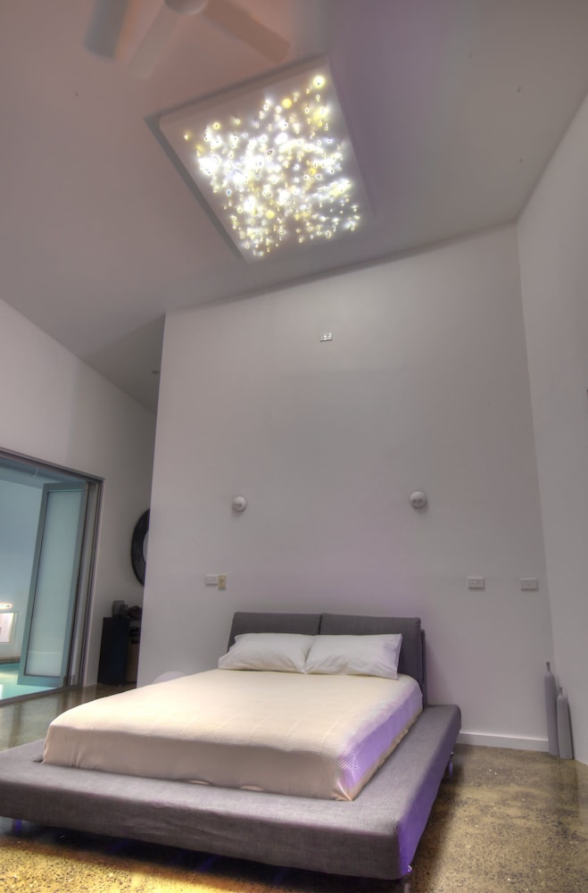 Luxury Villa, 2 Bedrooms, Beachfront photo 1