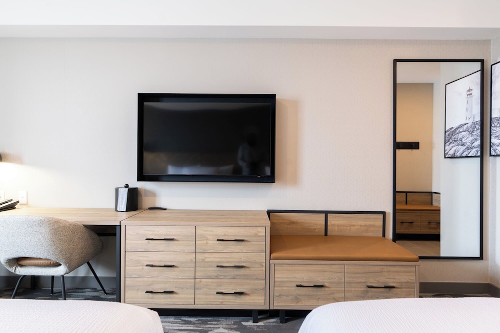 Standard Room, 2 Queen Beds photo 2