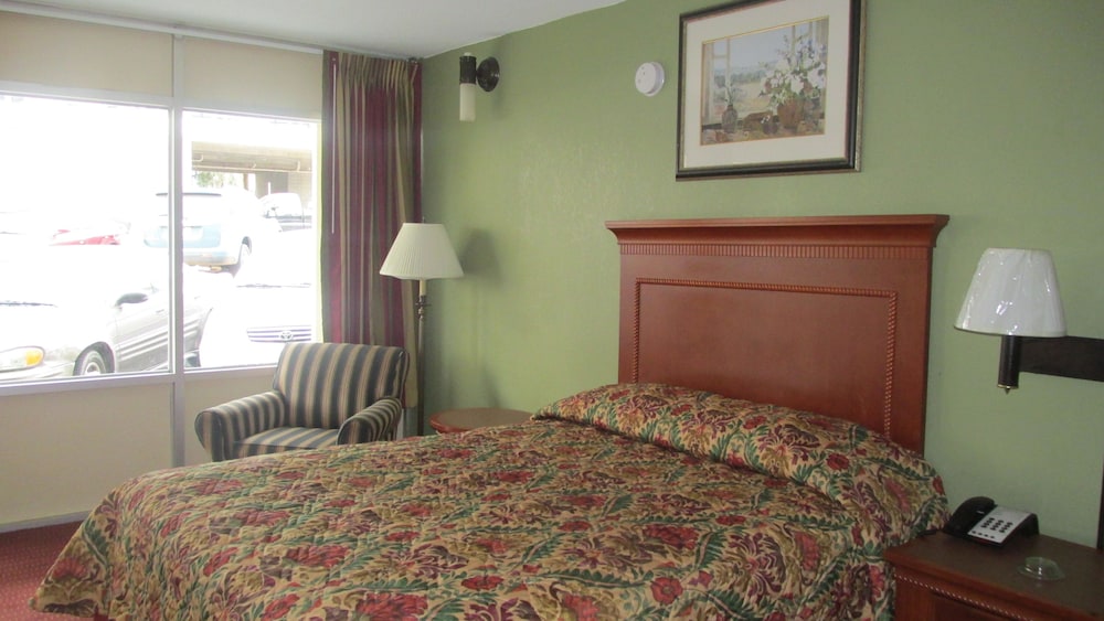 Room, 2 Queen Beds photo 1