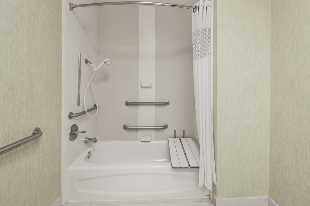 Classic Room, 1 King Bed, Accessible, Bathtub (Mobility Room - Tub) - Photo 1
