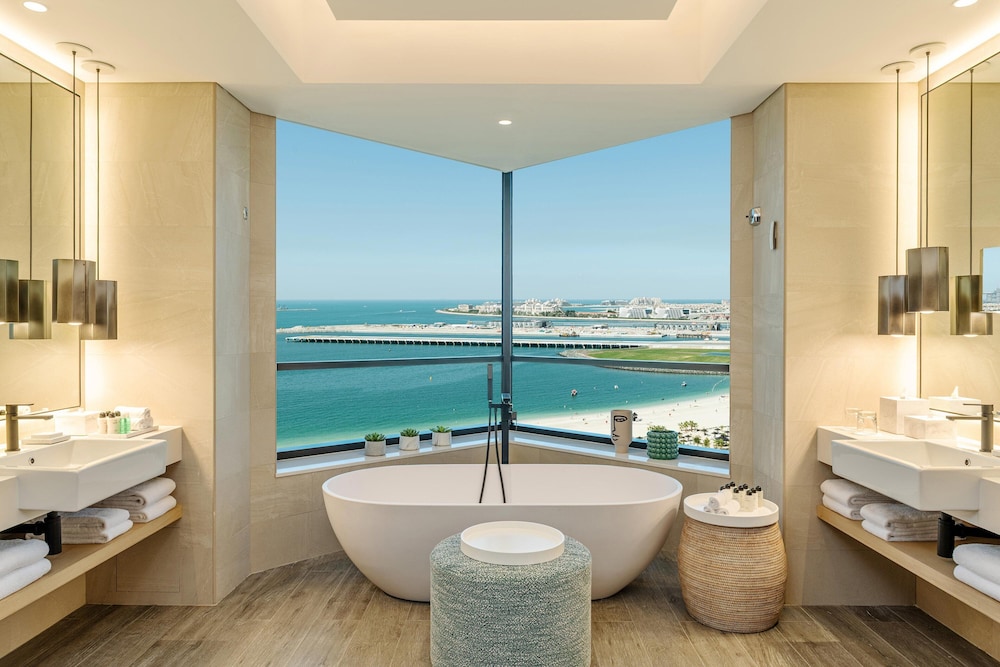 Royal Suite, 1 Bedroom (complimentary airport transfer) - Photo 16
