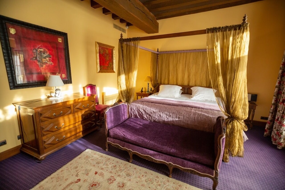 Deluxe Double Room, Ensuite, Courtyard View (Duchesse De Chevreuse) - Photo 1
