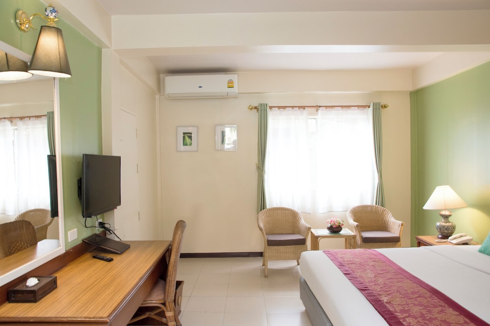 Deluxe Room - Photo 4