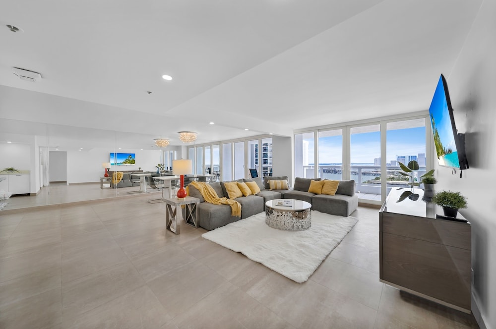 Apartment, 2 Bedrooms, Balcony, Bay View