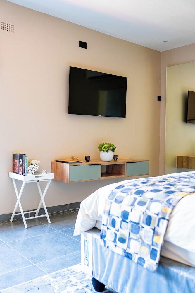 Standard Double or Twin Room - Photo 5