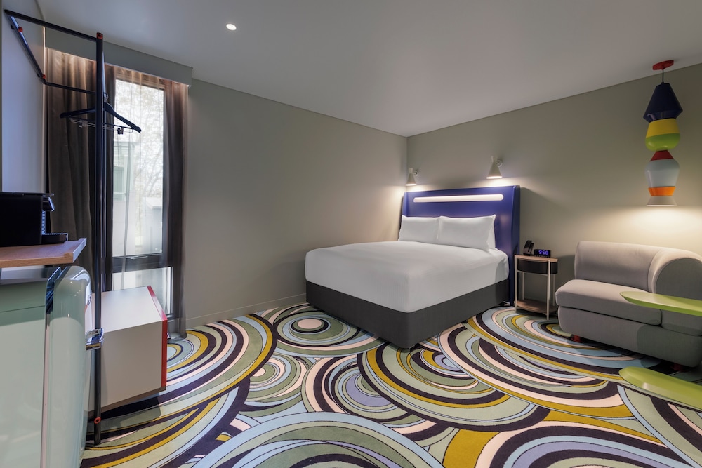 Room, 1 Queen Bed, Mobility Accessible (Adge) photo 1