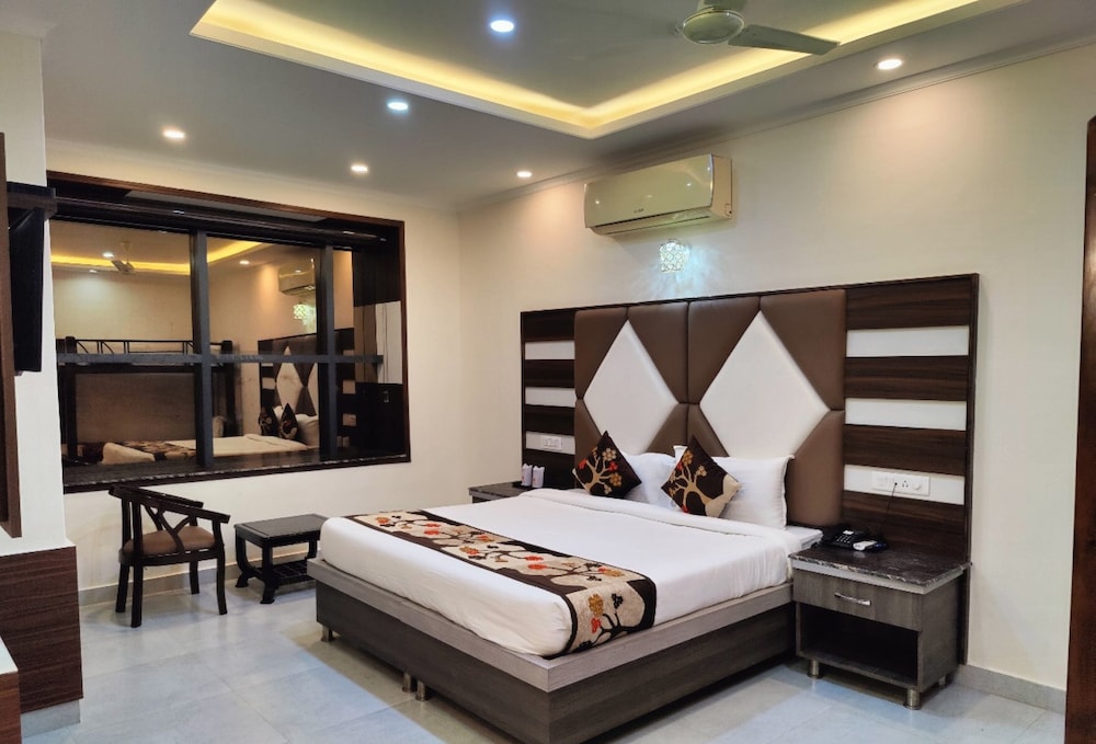 Premium Double Room, City View