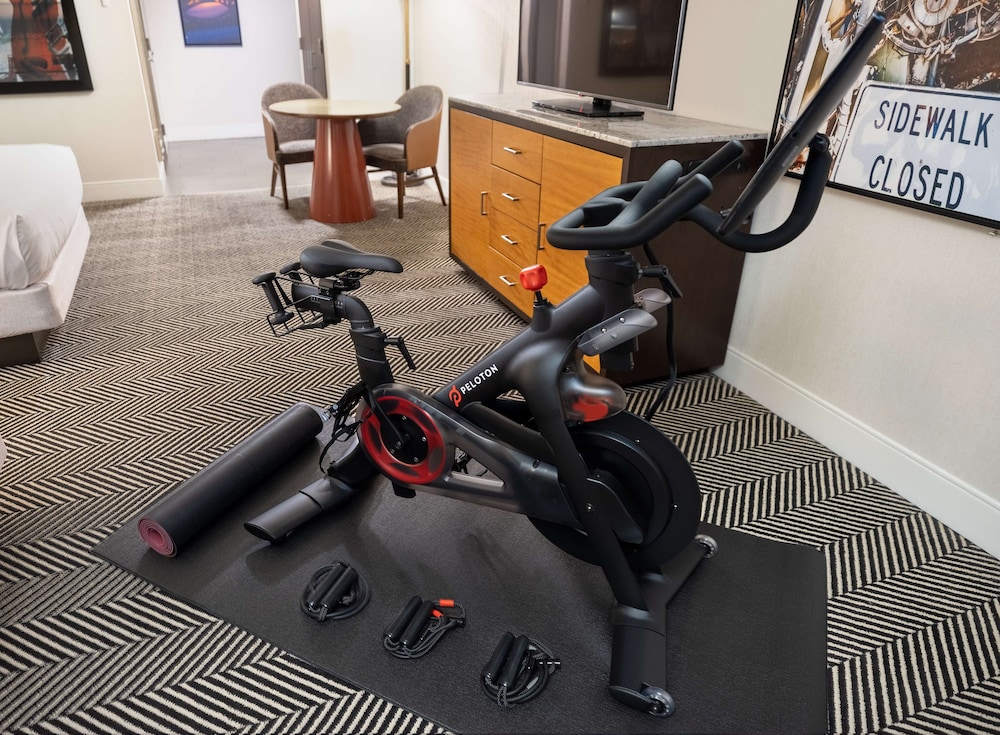 Room, 1 King Bed (Fitness) - Photo 3
