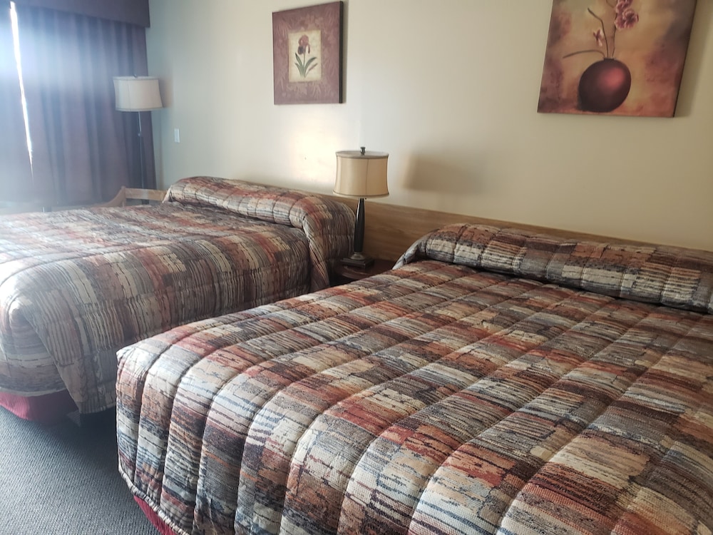 Standard Room, 2 Queen Beds photo 2