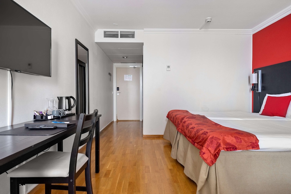 Family Room, 1 Queen Bed, Non Smoking (Bunk beds) photo 3