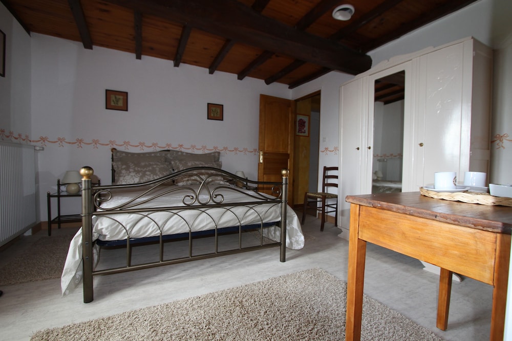 Double Room, Pool View (Occitane) photo 1