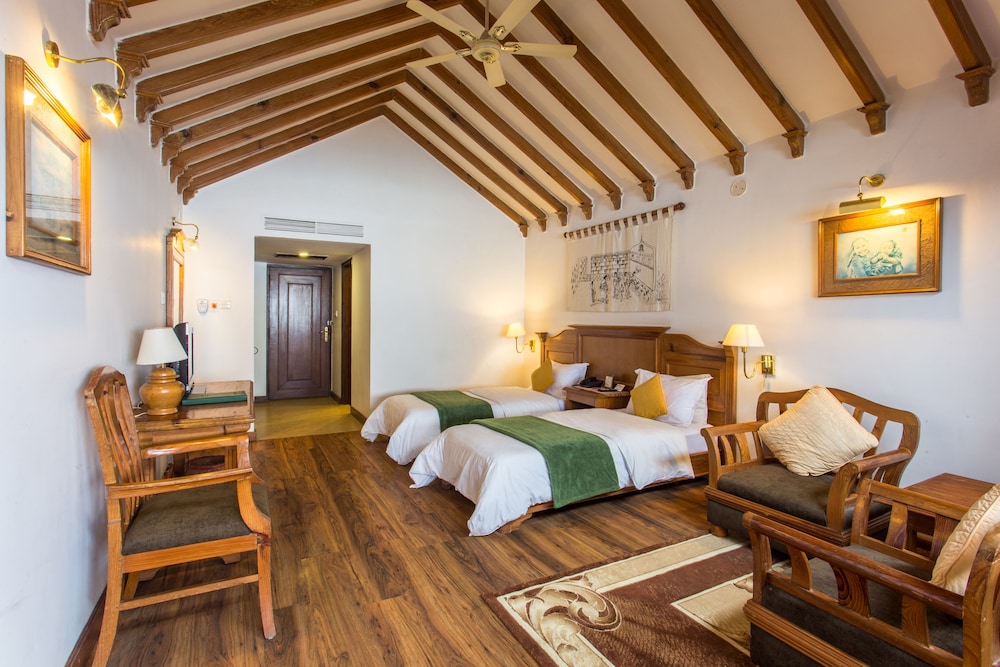 Deluxe Room Heritage Wing - Photo 9