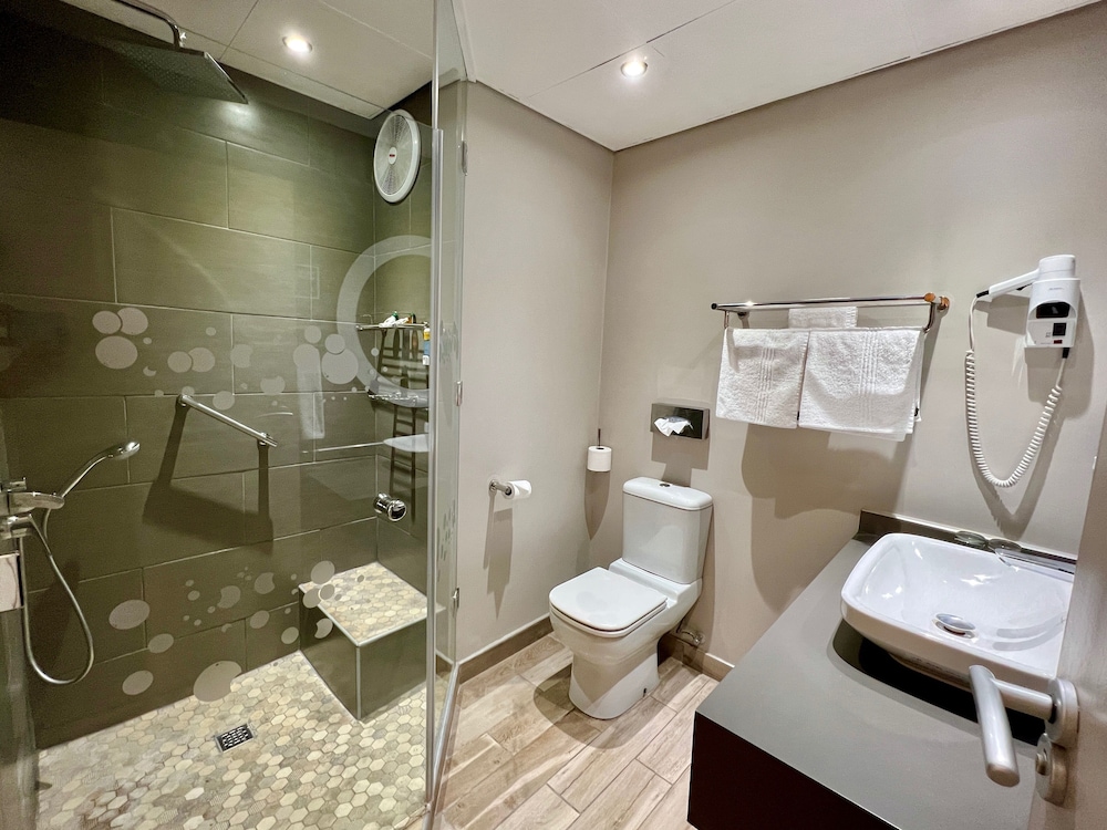 Deluxe Twin Room, Sea View, Sea Facing photo 2