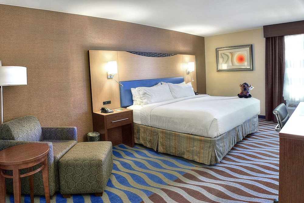 Suite, 1 Bedroom - Photo 2