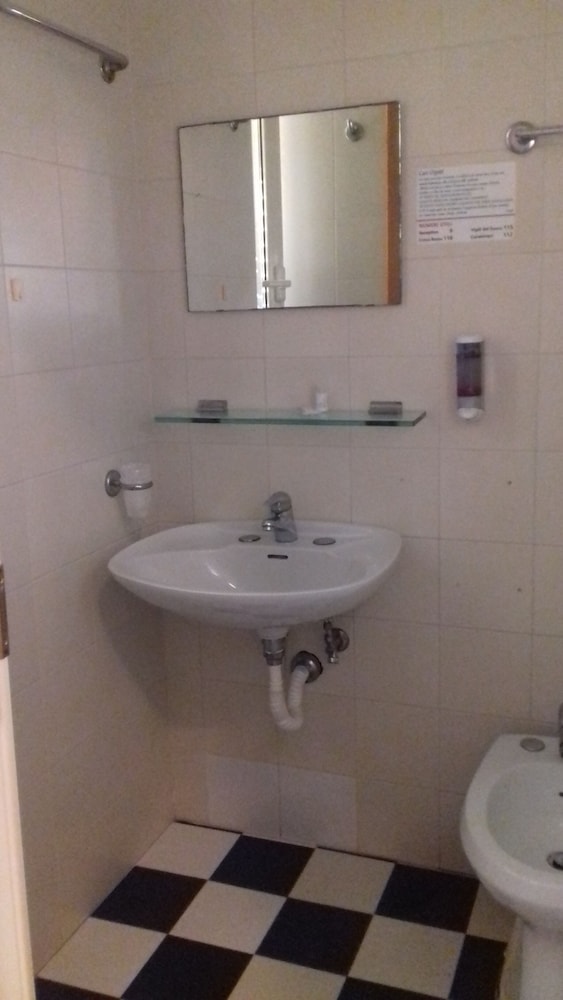 Standard Single Room photo 2