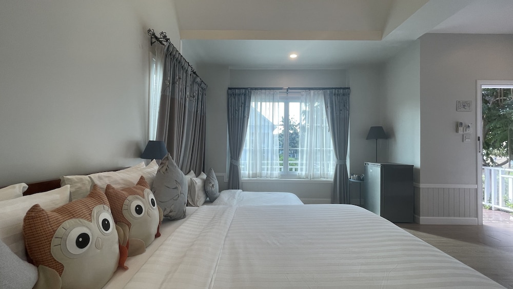 Deluxe Triple Room, Balcony - Photo 6