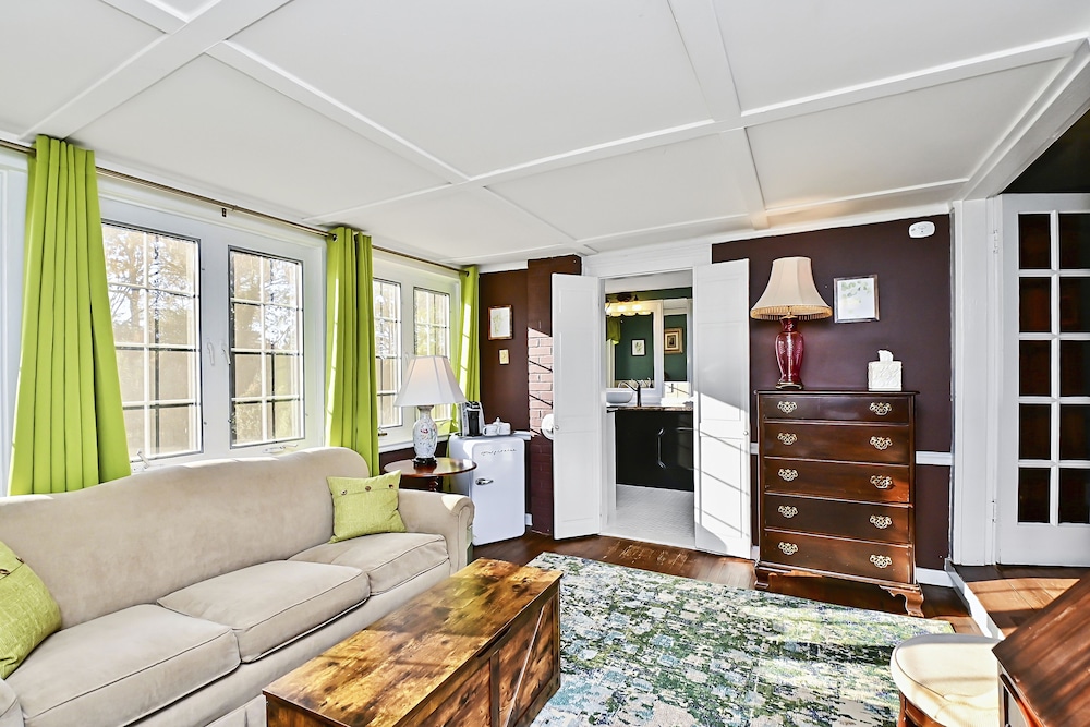 1720 Overseer's Cottage photo 3