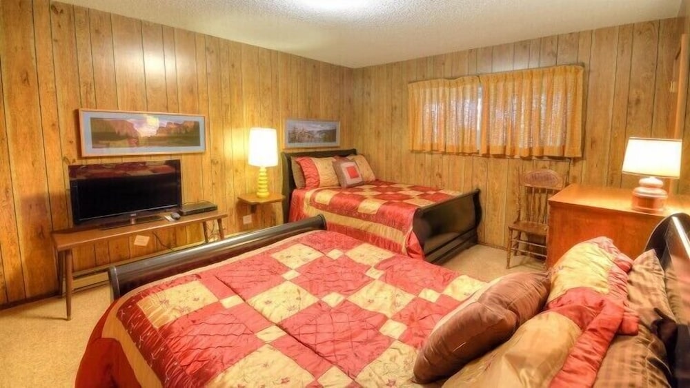 Cabin photo 2