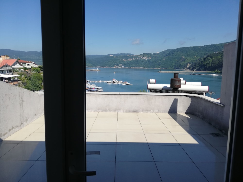 Deluxe Triple Room, Terrace photo 3