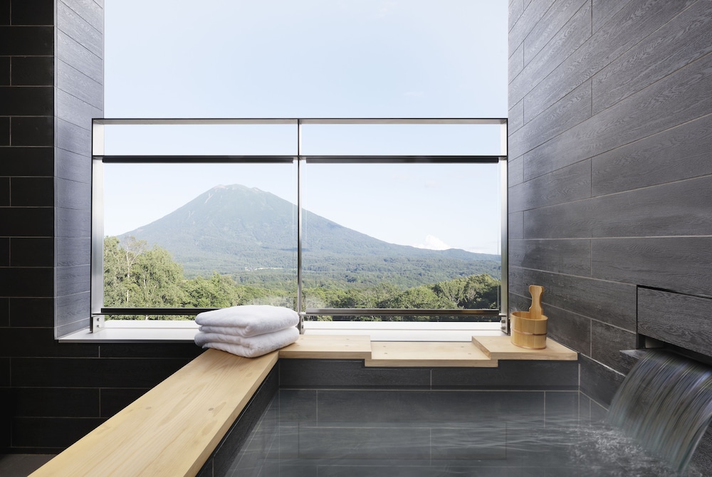 Four Bedroom Yotei Suite with Onsen, Non Smoking - Photo 3