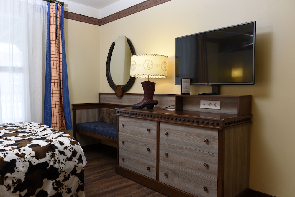 Woody's Roundup Standard Room (Trundle) - Photo 7