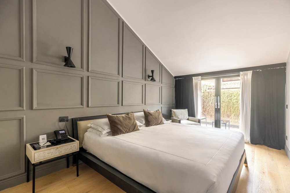 Suite, Jetted Tub