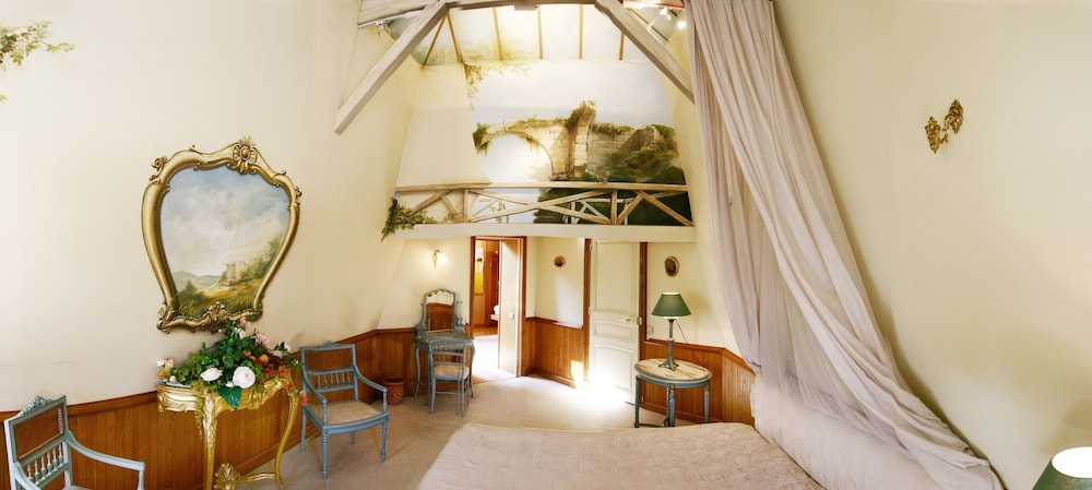 Luxury Suite photo 2