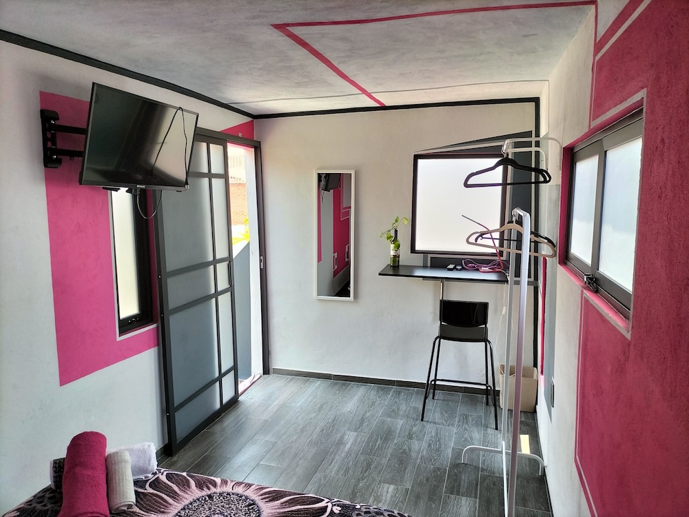Deluxe Studio Suite