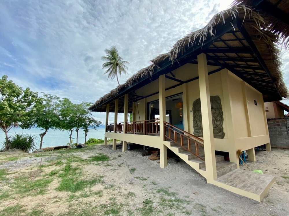 Beachfront 1 bedroom Villa - Photo 2