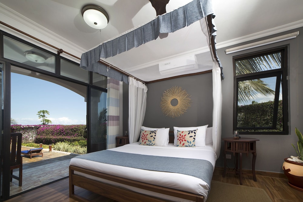 Luxury Villa photo 2