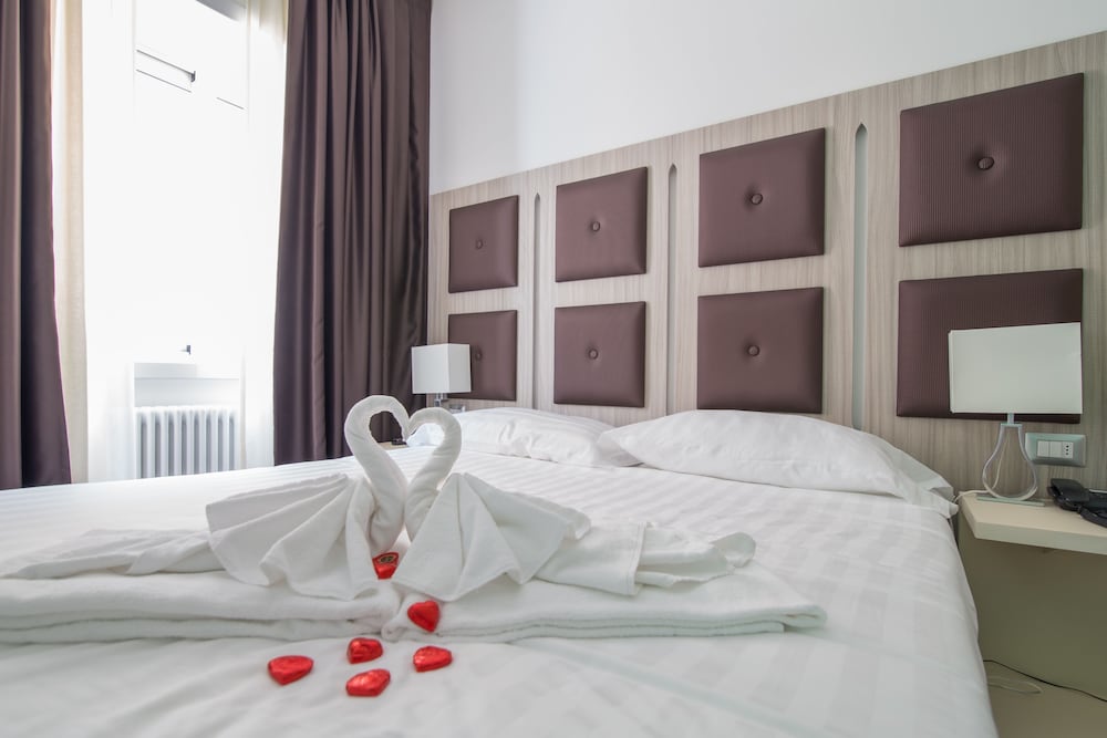 Deluxe Room, Jetted Tub