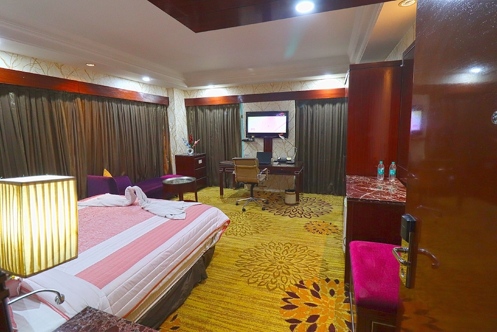 Premium Suite Room - Photo 14