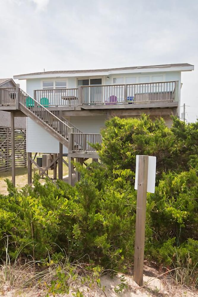 92 – Oceanfront 2 story cottage photo 1