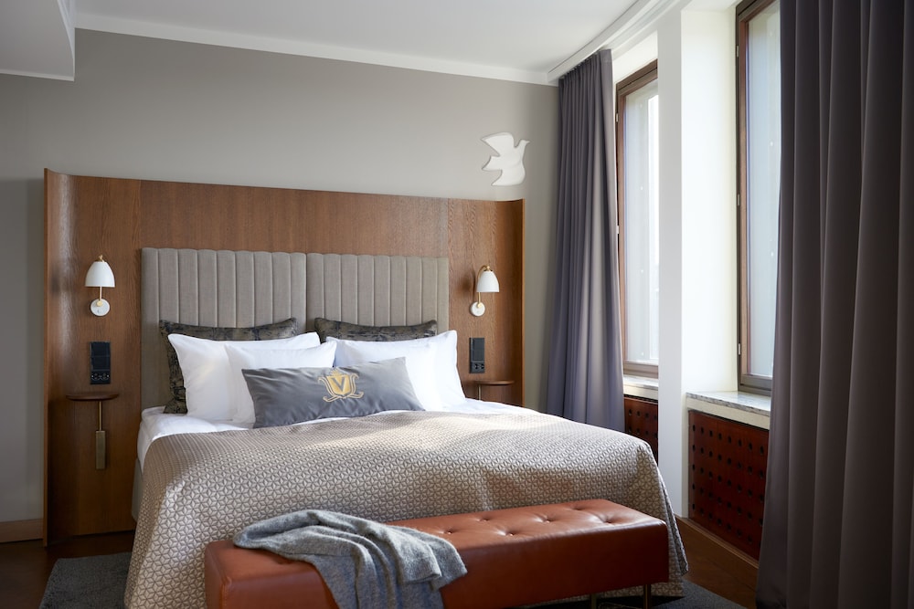 Business Suite - Photo 1