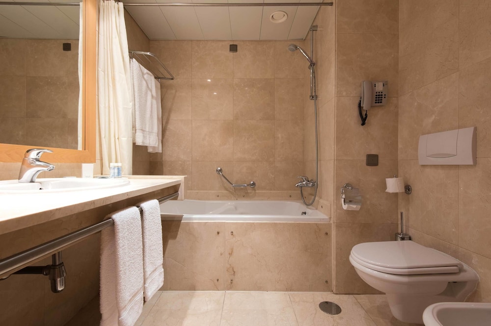 Superior Double or Twin Room photo 3