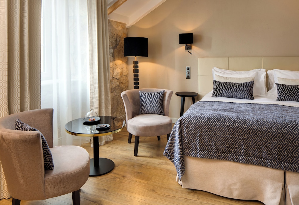 Superior Double or Twin Room photo 3