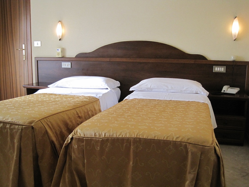 Double Or Twin Room photo 3