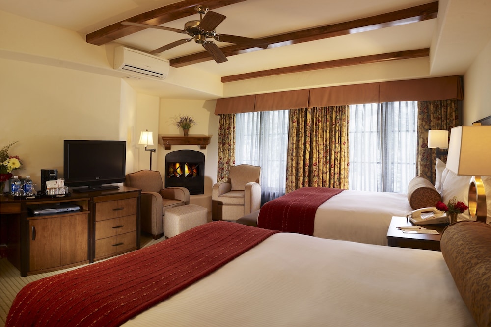 Room, 2 Double Beds, Fireplace - Photo 2