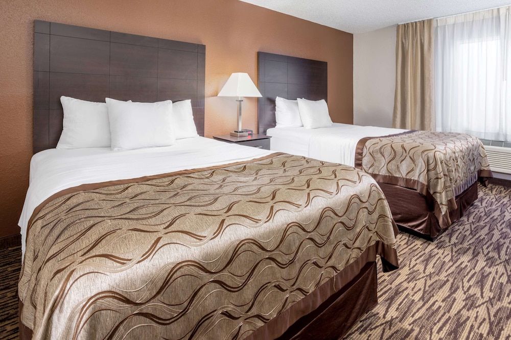 Suite, 2 Queen Beds, Non Smoking - Photo 4