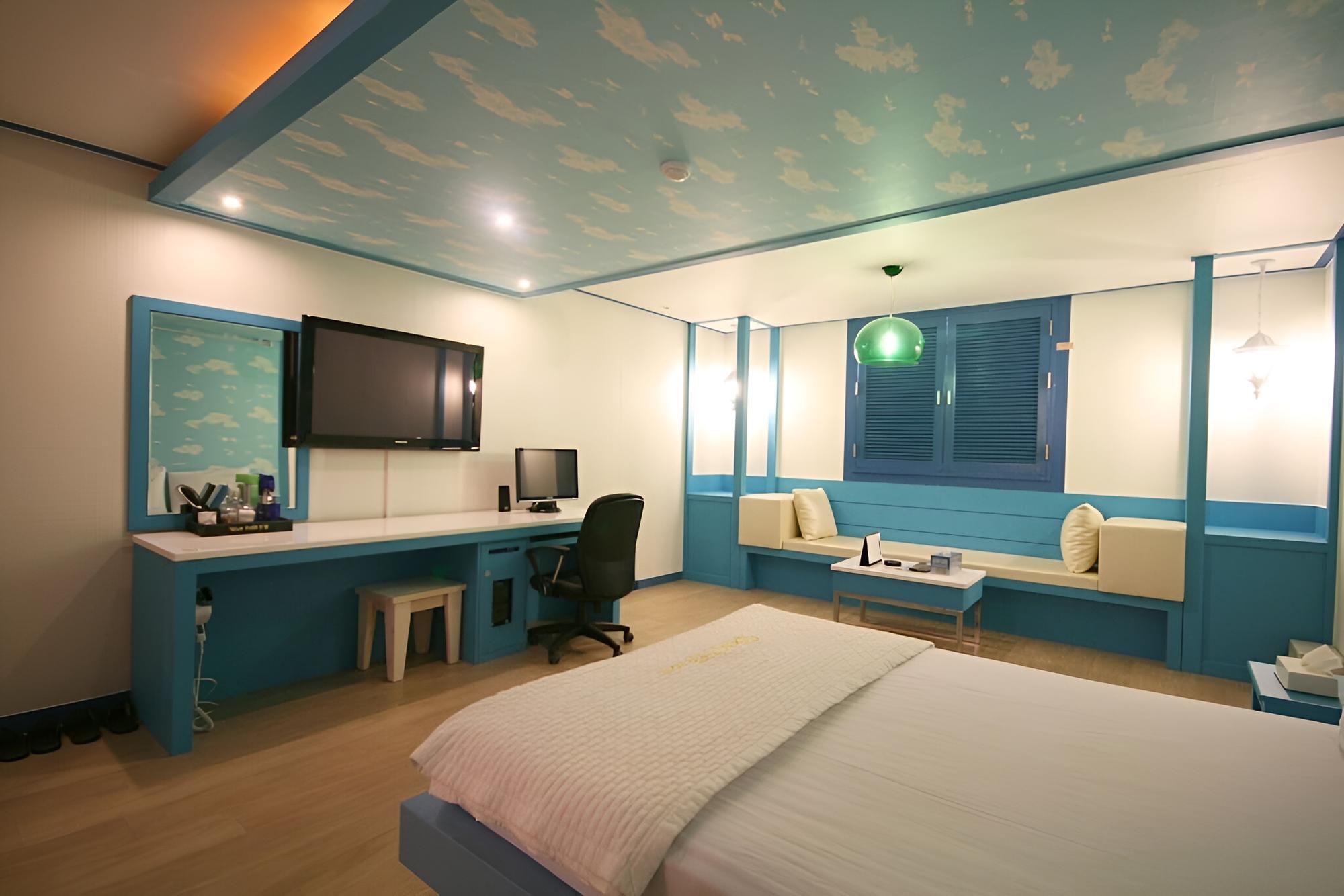 Room (Special room (Spacious room / PC / bi) - Photo 5