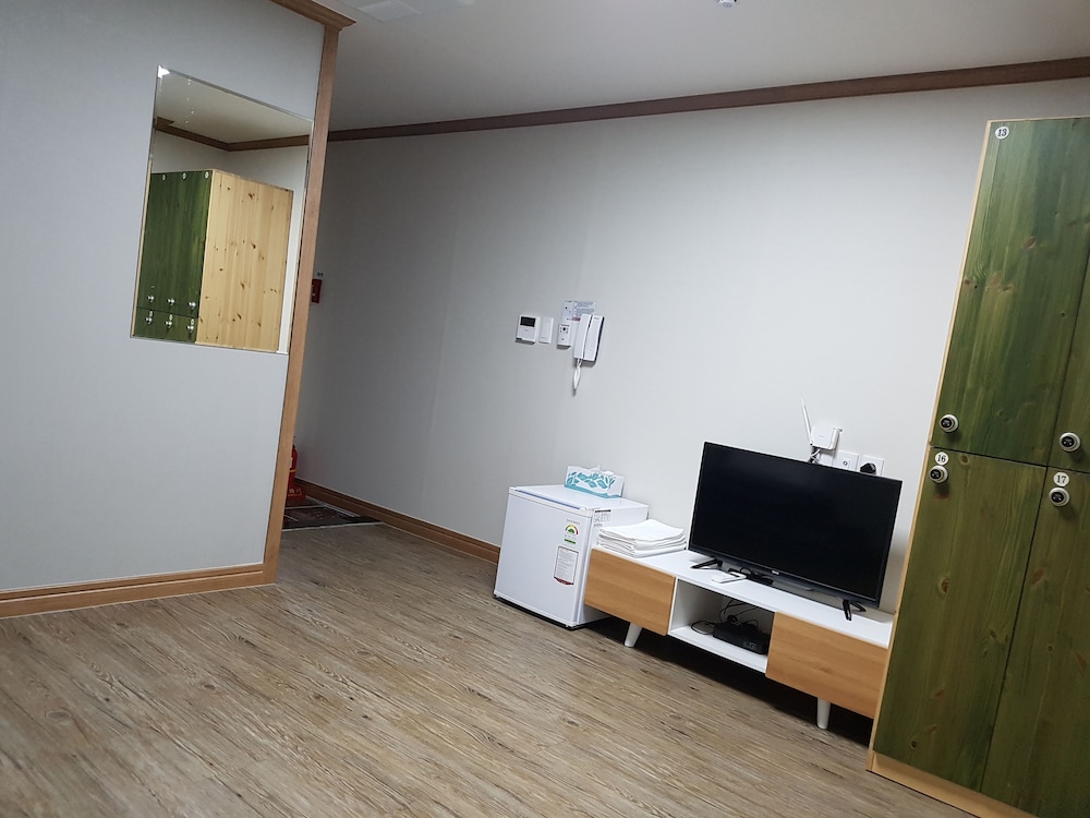 Traditional Room (Ondol) photo 2