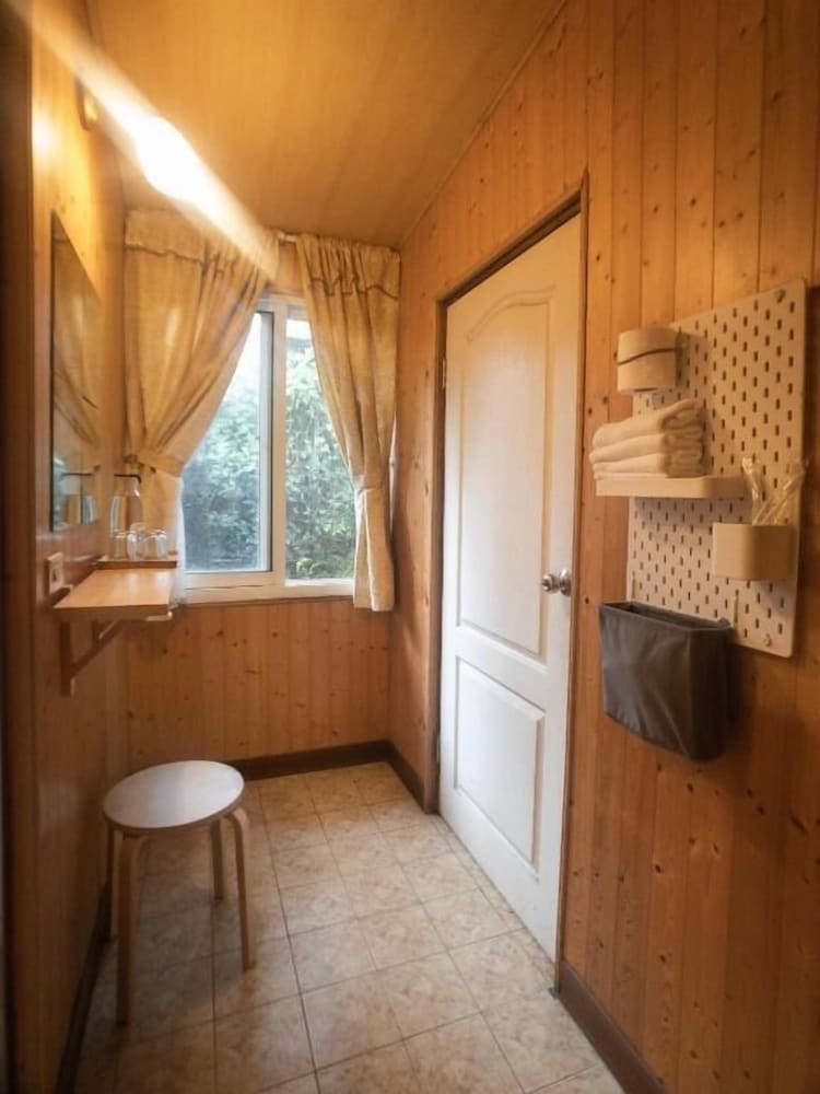Basic Quadruple Room photo 2