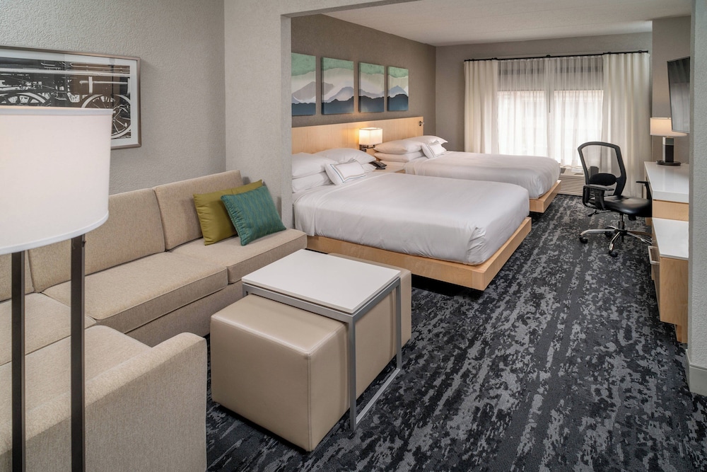 Room, Multiple Beds