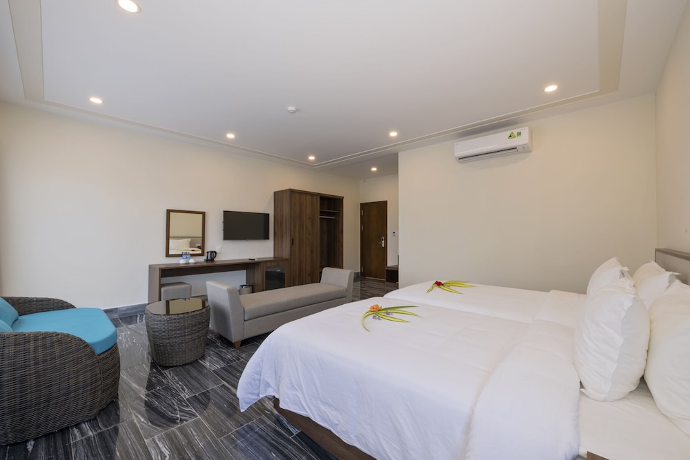 Family Luxury Suite 6 Bedrooms - Photo 10