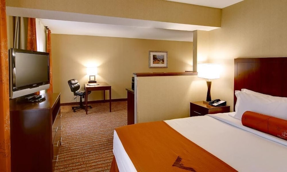Standard Room, 1 King Bed photo 2