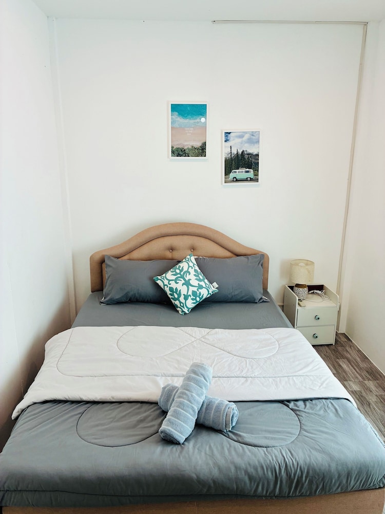 Luxury House, 2 Bedrooms, Beach View