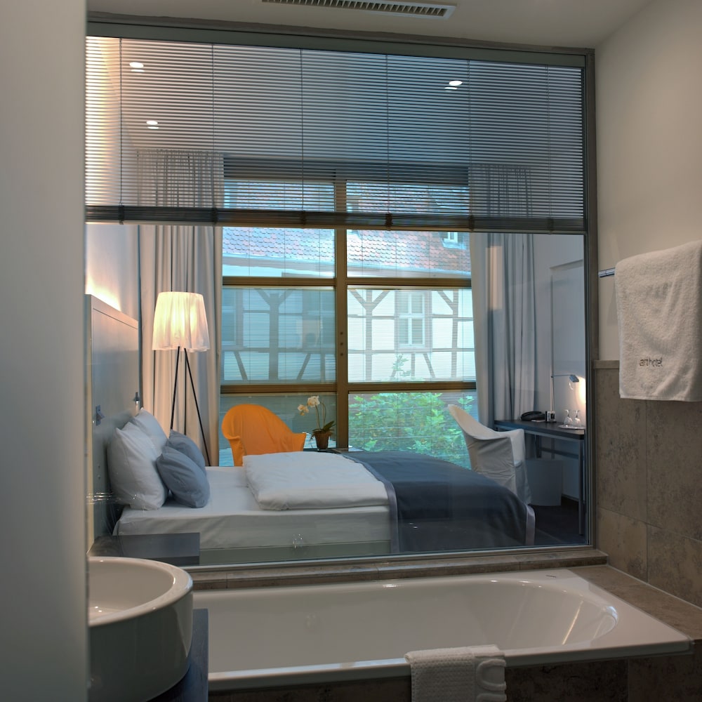 Room (XL)
