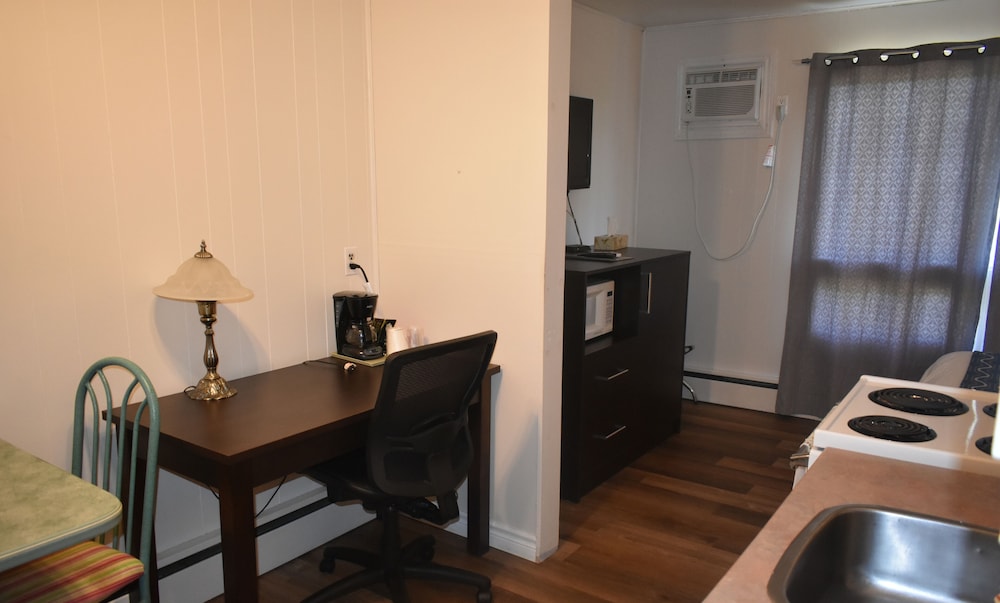 Deluxe Studio Suite, 1 Bedroom, Kitchenette, Courtyard View photo 3