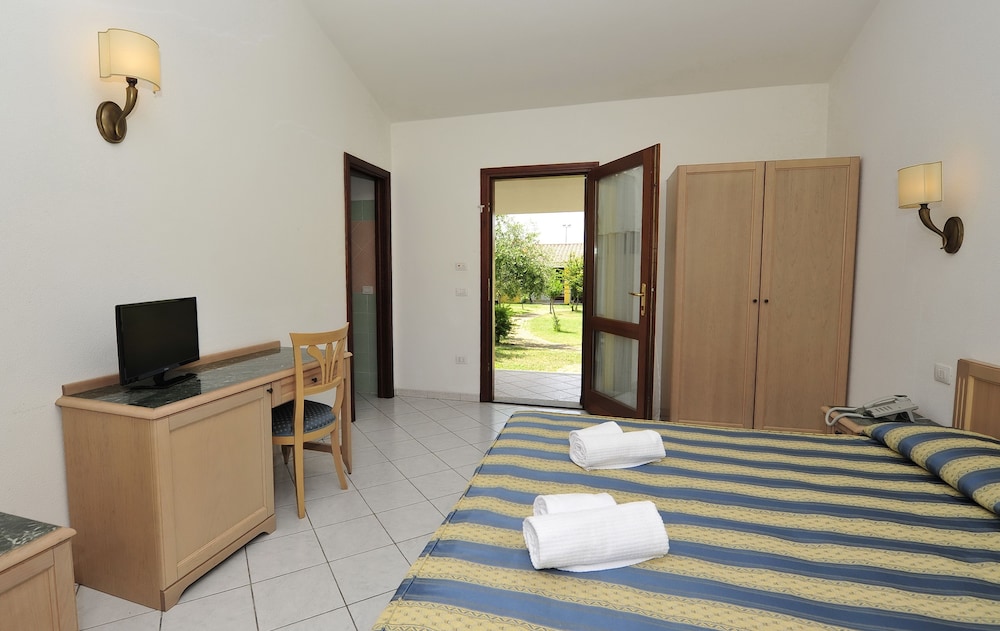 Superior Room, Patio, Garden View