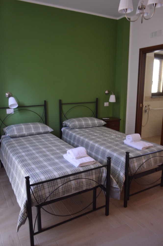 Twin Room, Accessible photo 3